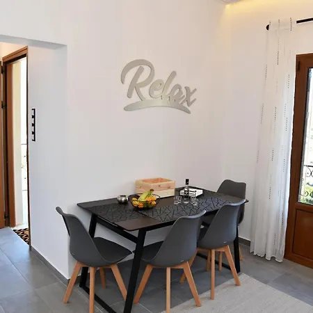 Stella's Luxury House Дом отдыха Батси